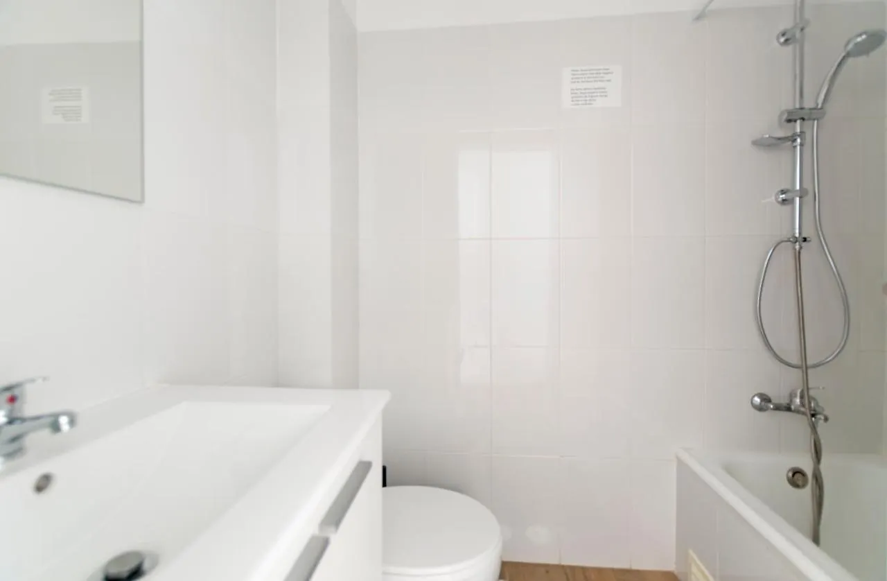 Appartement Houze_6 Suite Flat In Campolide Near Parque Eduardo VII Lissabon Portugal